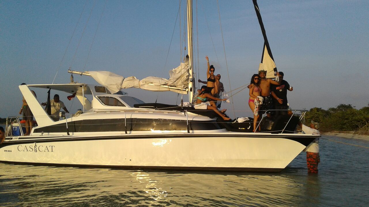 catamaran charters belize